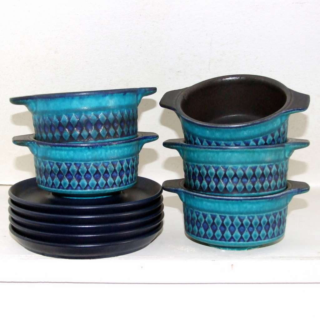 Set of 5 original mid century German CERAMANO  bowls and saucers