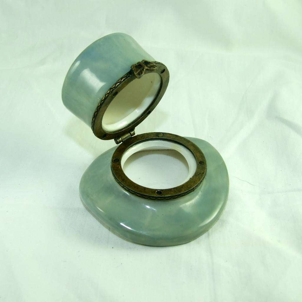 Ladies Hat shaped ceramic trinket box