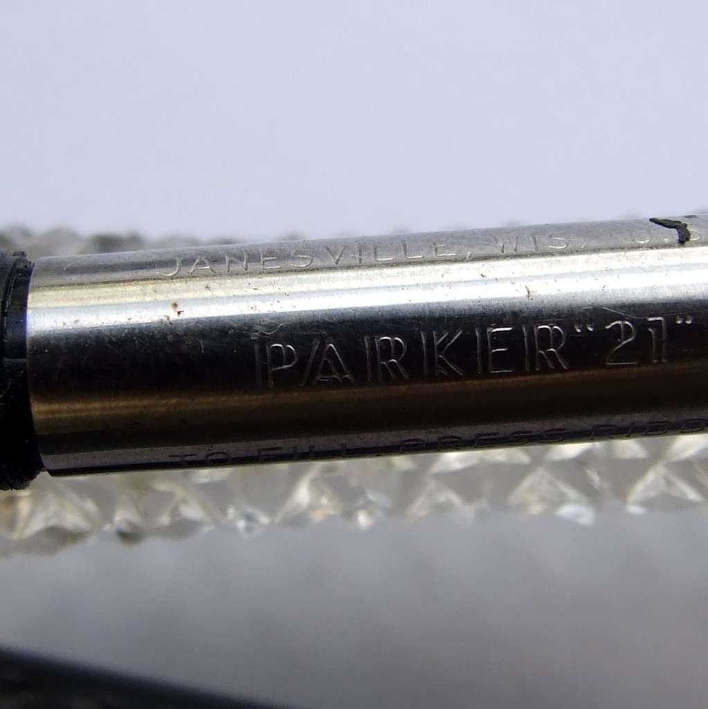 A fairly rare Mark 1 PARKER 21 Fountain pen in working condition, fine nib, c1949.