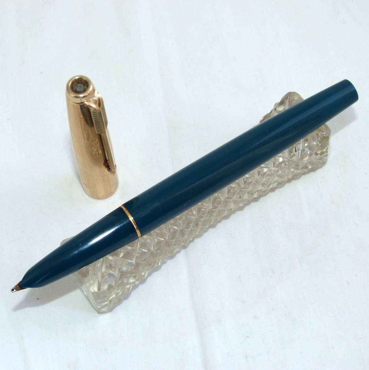 Excellent vintage Mark 4 PARKER 51 Aerometric fountain pen. Rolled gold cap