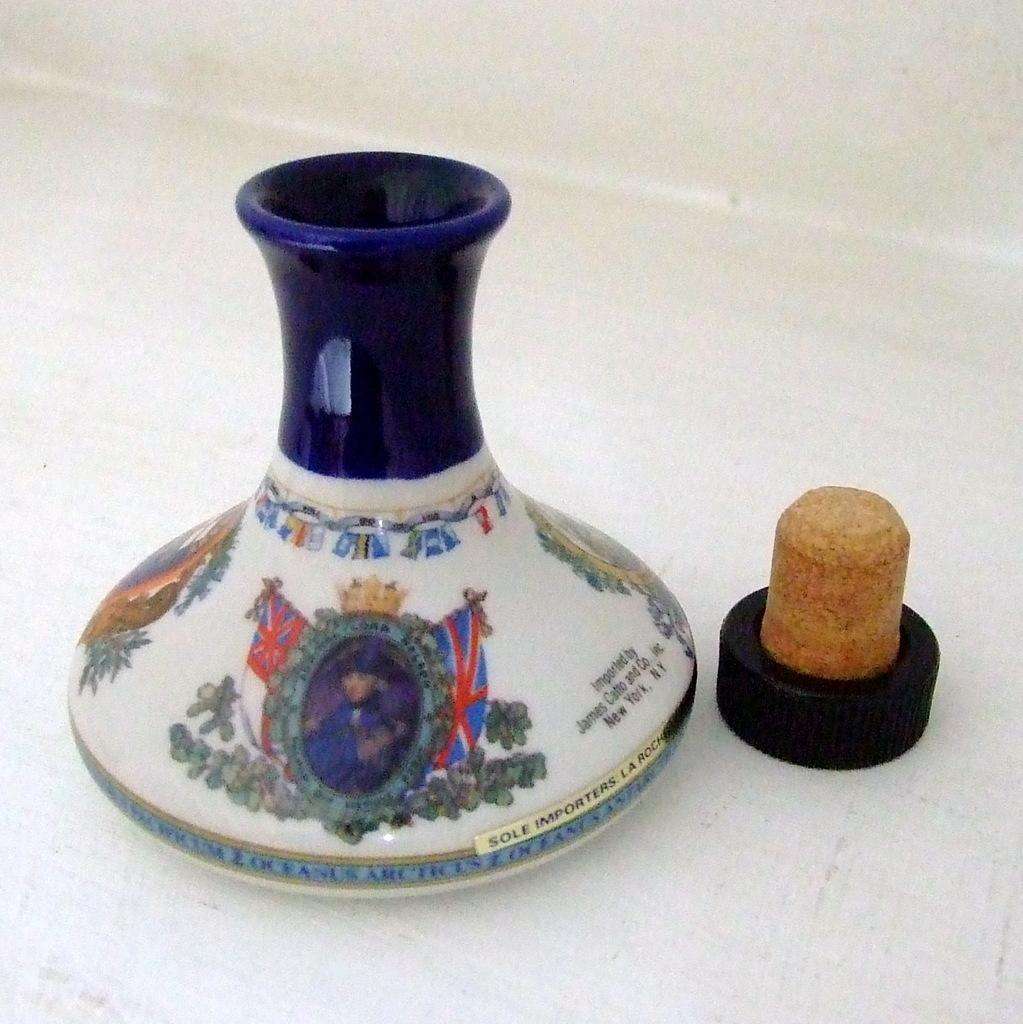 Old WADE Pusser's Rum 50ml decanter