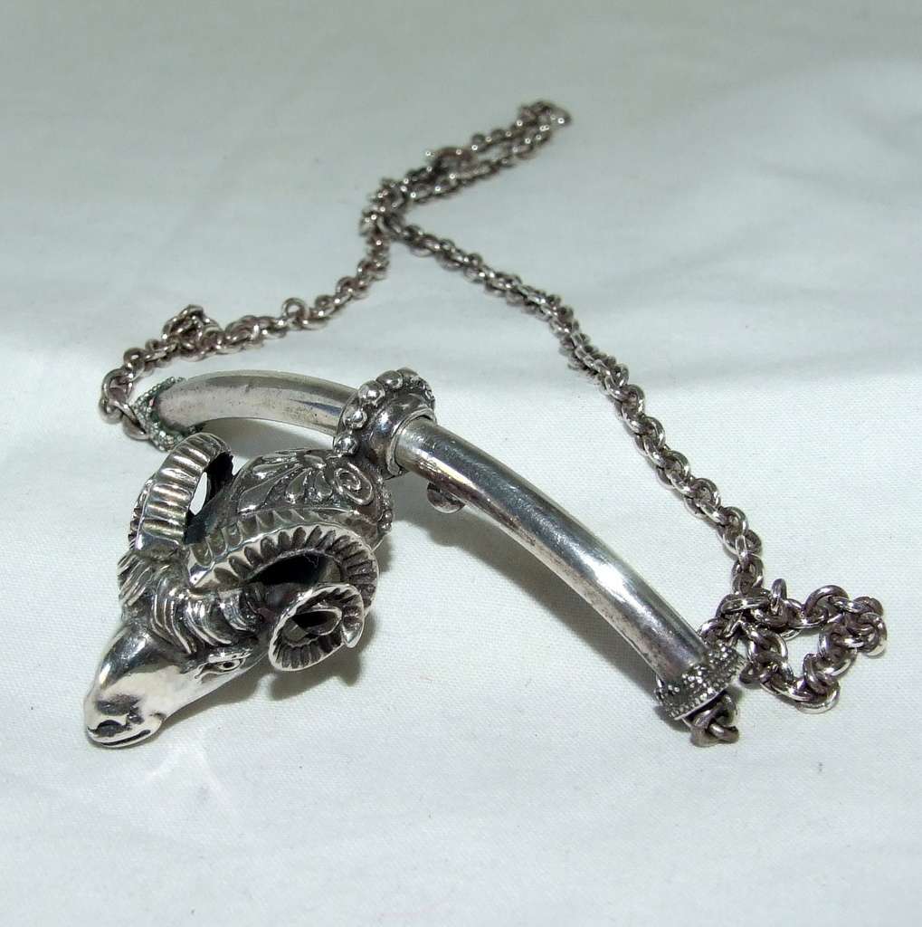 Vintage 925 Silver Ram`s Head pendant with bar and chain