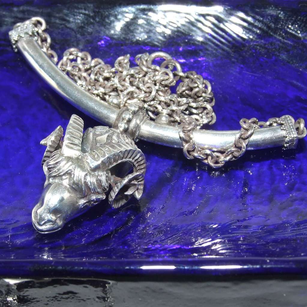 Vintage 925 Silver Ram`s Head pendant with bar and chain