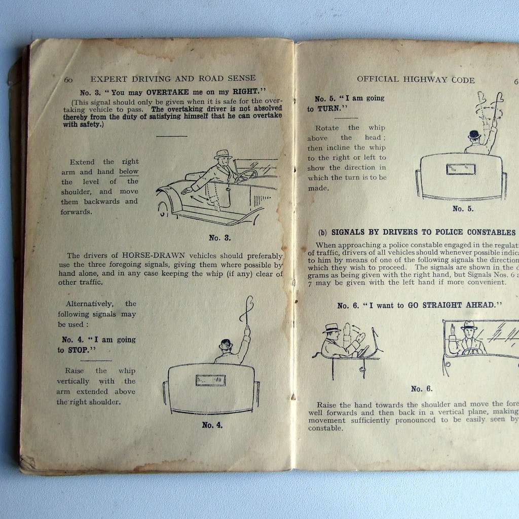 1930's Foulsham's Motor Manual: EXPERT DRIVING AND ROAD SENSE