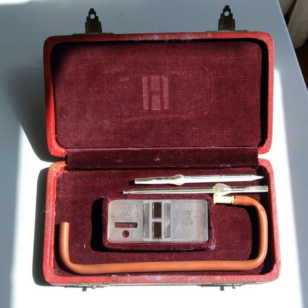 VINTAGE SPENCER BRIGHT LINE MEDICAL HAEMACYTOMETER, NEUBAUER/10 mm CASED
