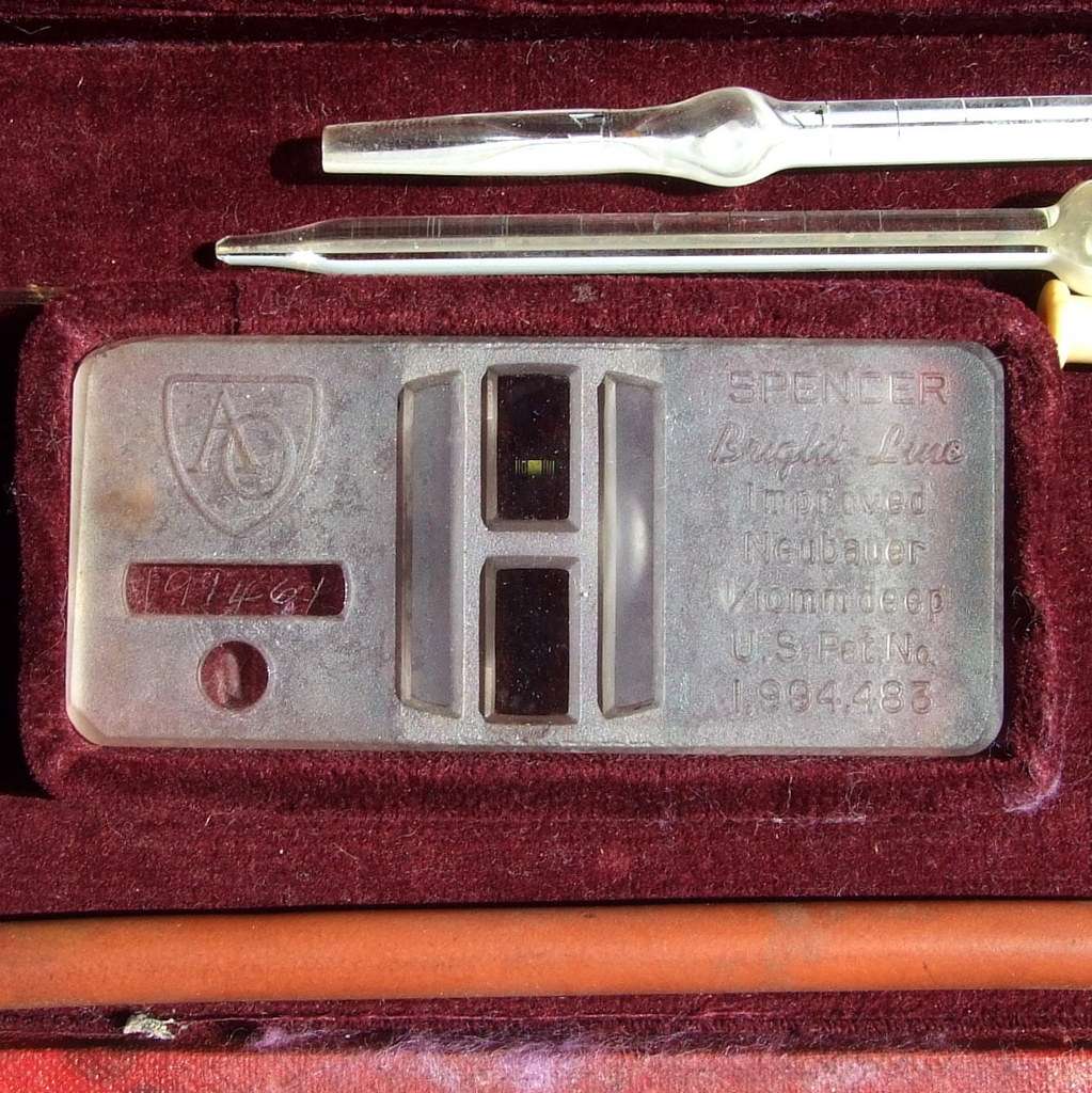 VINTAGE SPENCER BRIGHT LINE MEDICAL HAEMACYTOMETER, NEUBAUER/10 mm CASED
