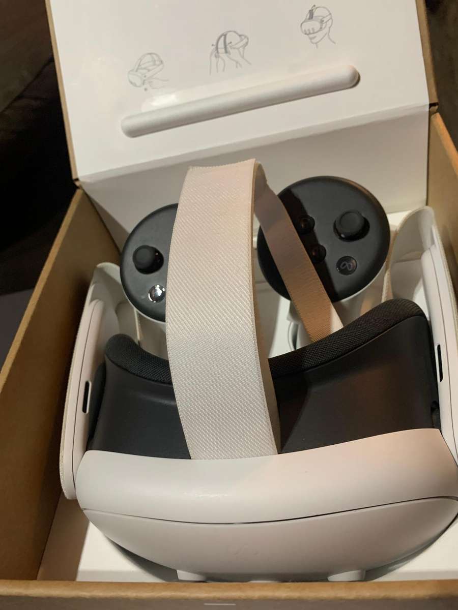 Quest 3 128GB Bundle  Like New + Premium Unused Accessories [URGENT REDUCED]