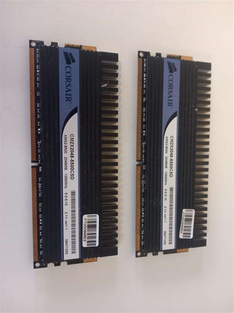 Asus Maximus formula MB + Intel core 2 duo 2.66GHz + 2 x Corsair 2048MB Ram