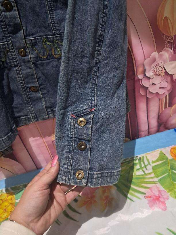 Denim Jacket : Small