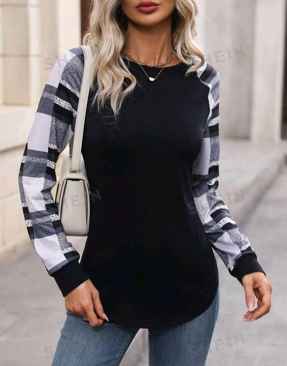 Stunning top:  Large