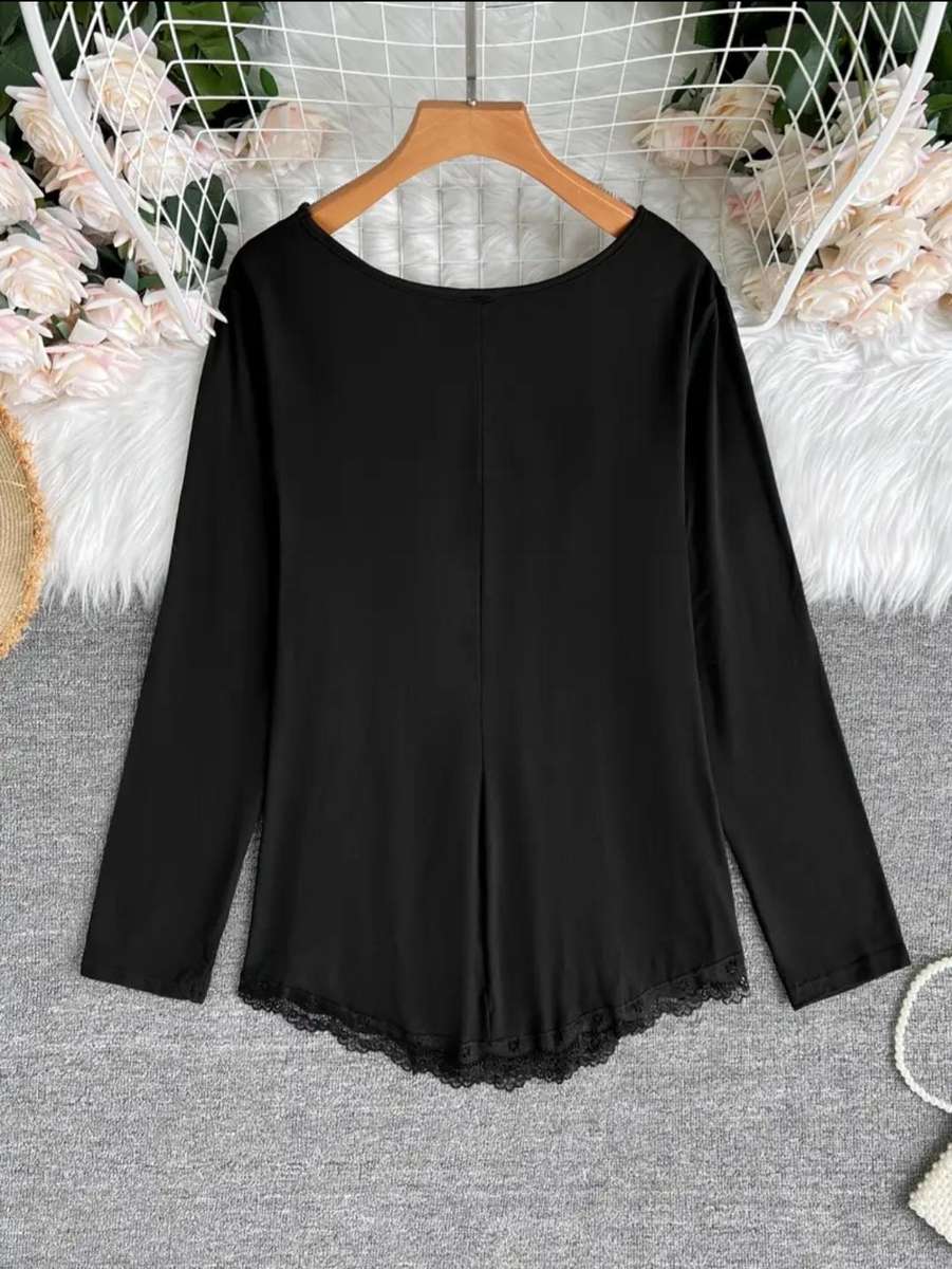 Black Stunning  Top:  2XL