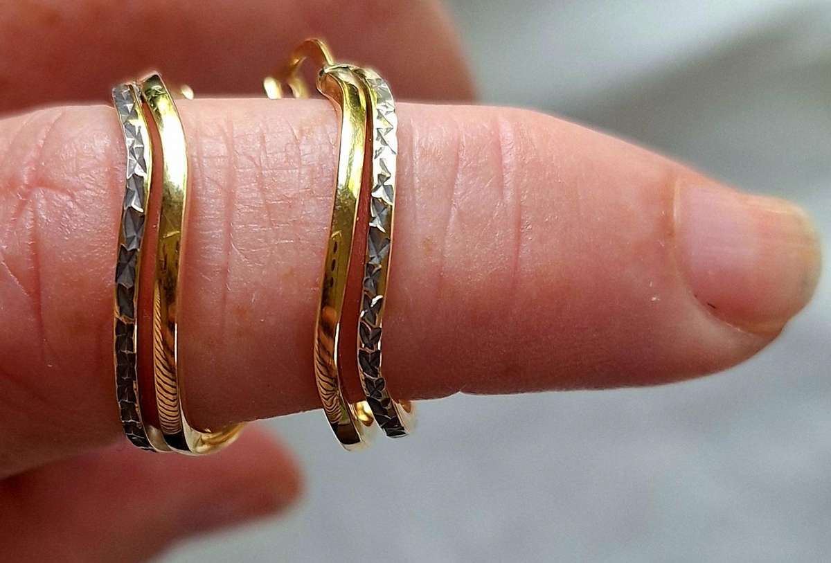 9 KT gold hoop earrings