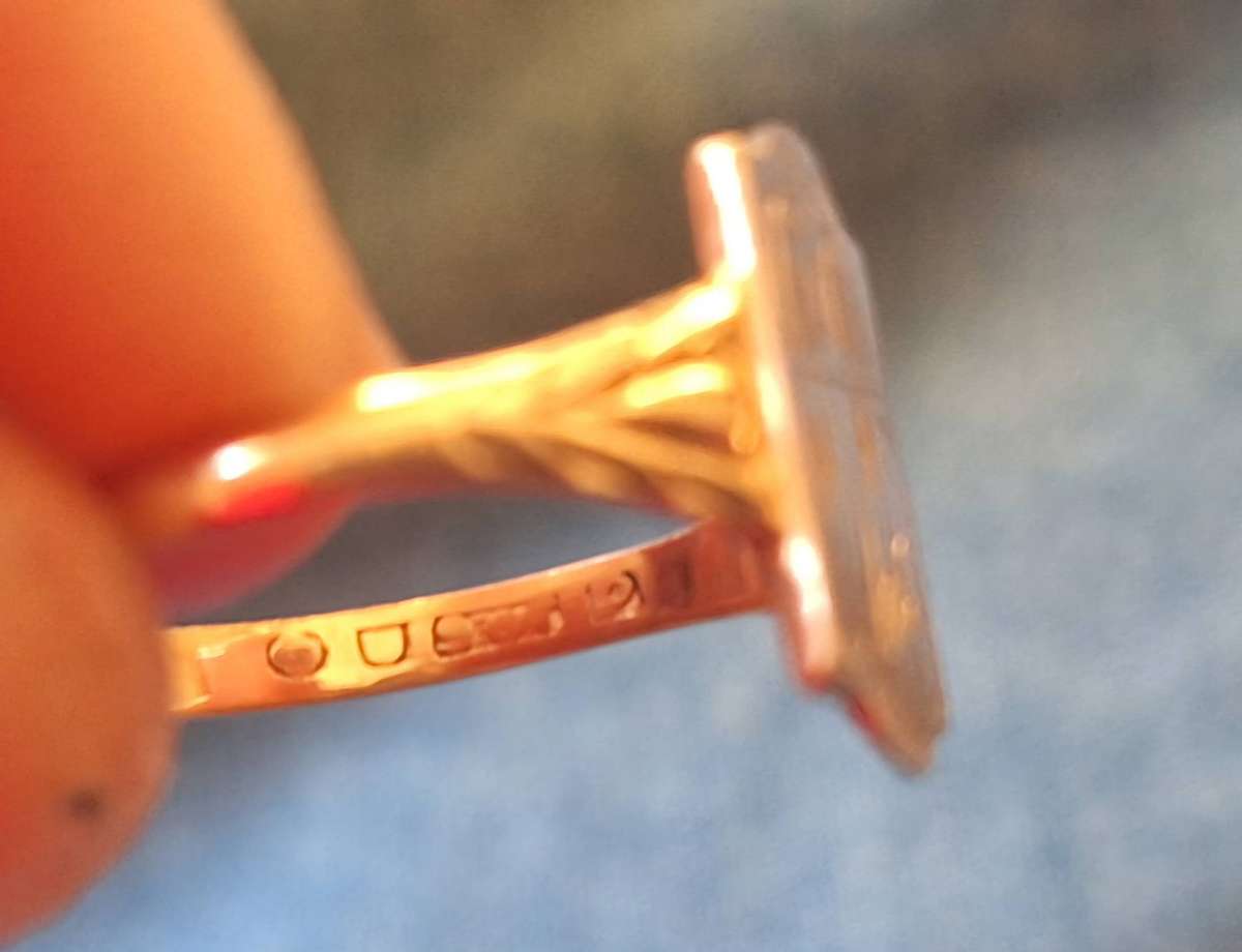 Vintage 9ct rose gold dainty signet ring with engraving of birds and names