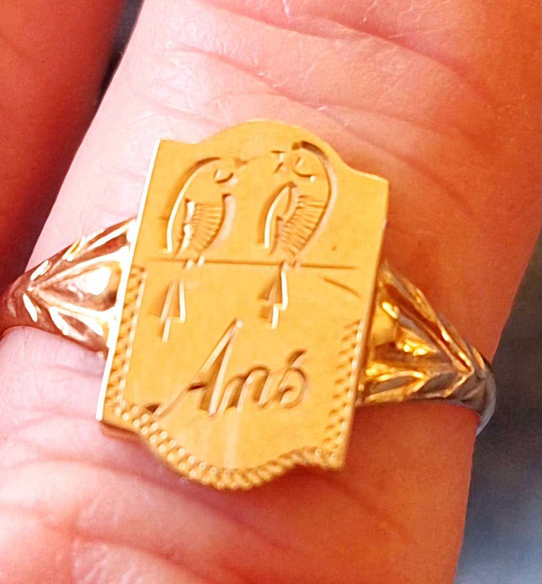 Vintage 9ct rose gold dainty signet ring with engraving of birds and names