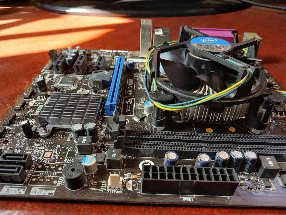 MSI H61M-P21 (B3) motherboard with Intel Pentium G620,in Original Box & Manuals Included