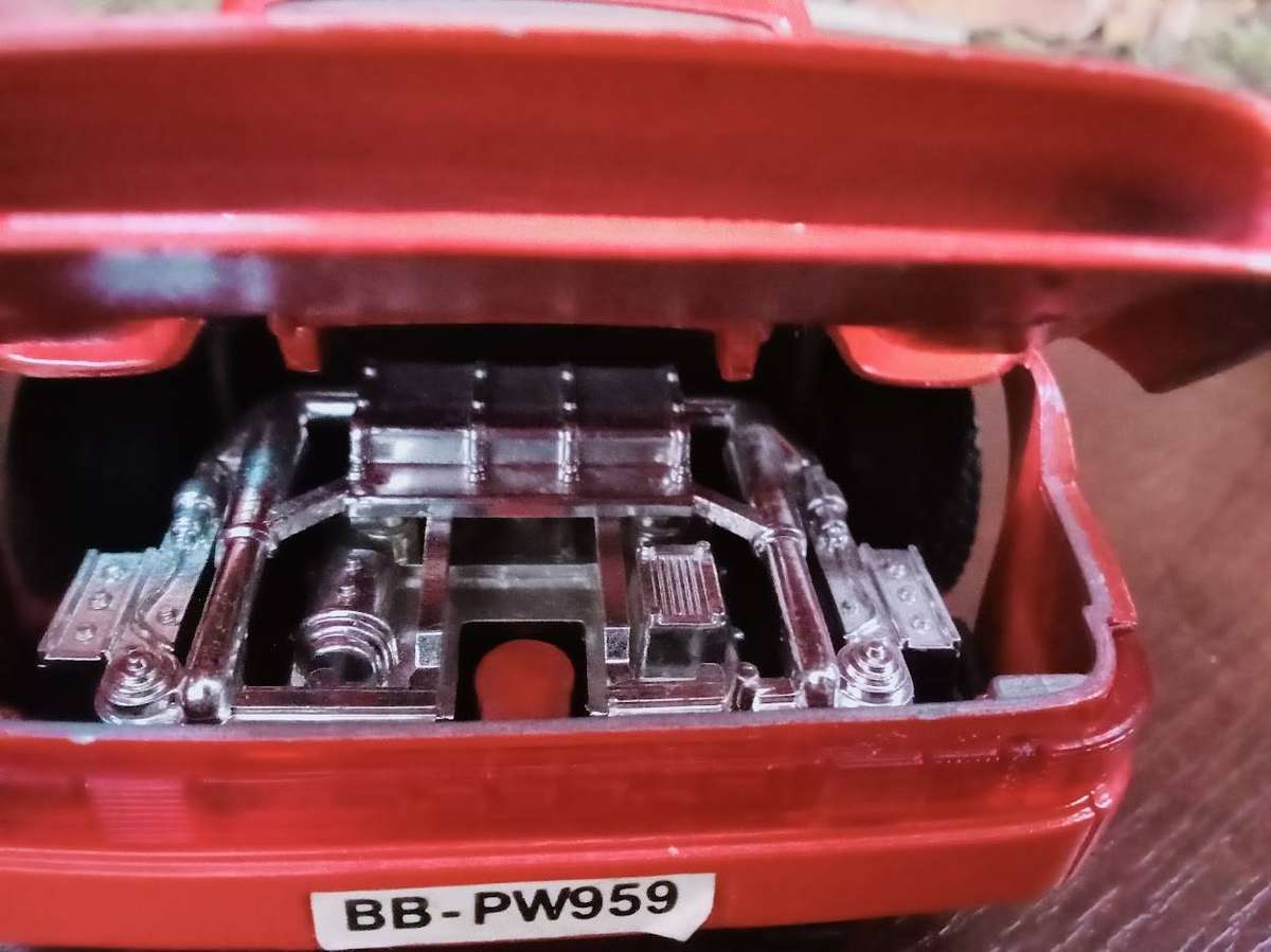 Vintage Porsche 959 Burago 1:24 Scale Model Car