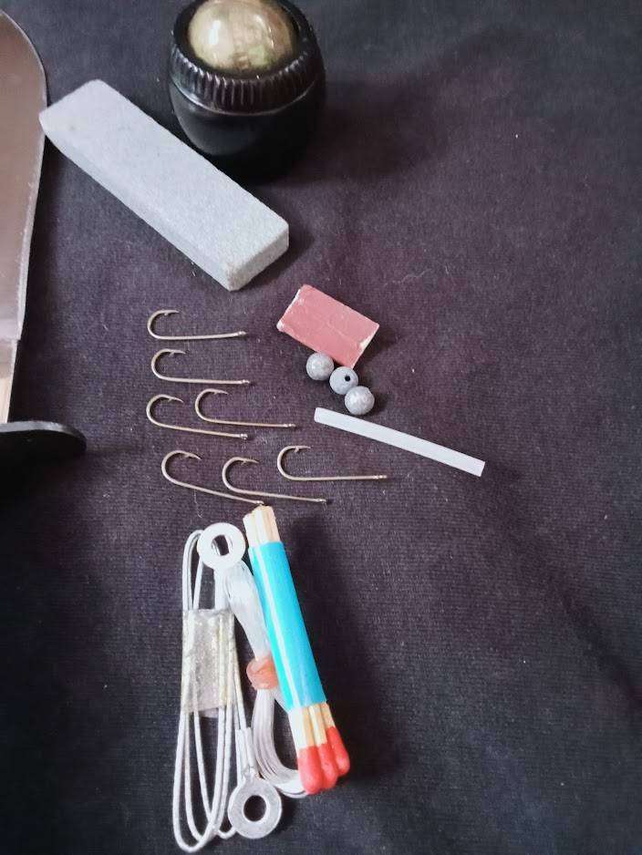 Rambo Style Survival Knife Kit 80s