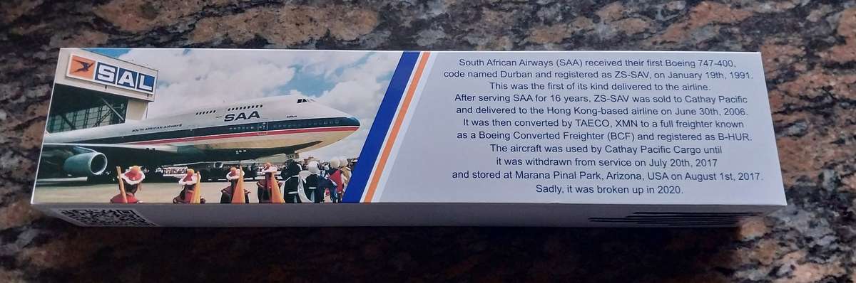 B747-400 SOUTH AFRICAN AIRWAYS ZS-SAV "DURBAN"  ABS Plastic Snap-Fit Model Scale 1/200