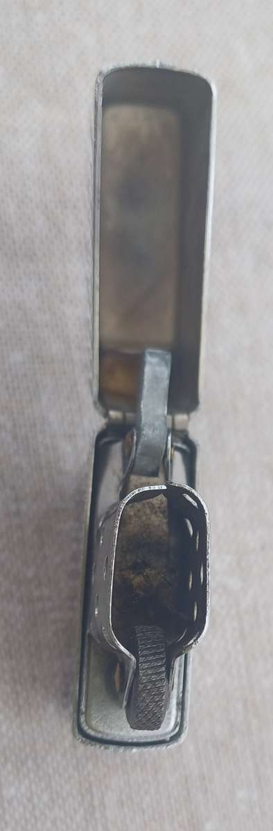 LUCKY STRIKE ZIPPO like lighter