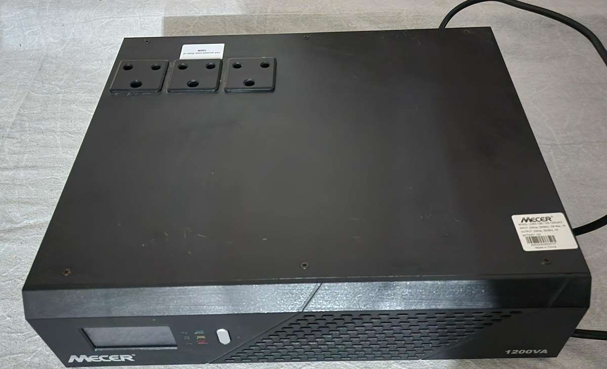 Mecer 1200VA 720W 12V Inverter For Parts or Repair