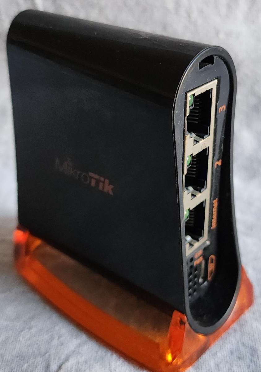 MikroTik hAP mini - 2.4GHz mini desktop Wi-Fi Router