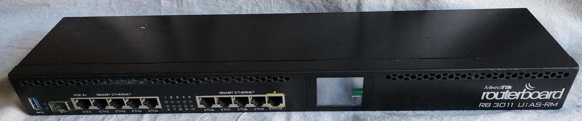 Mikrotik RB3011UIAS-RM Wired Router - Gigabit Ethernet Black