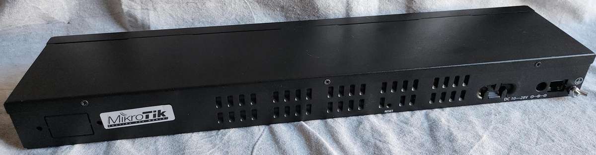 Mikrotik RB3011UIAS-RM Wired Router - Gigabit Ethernet Black