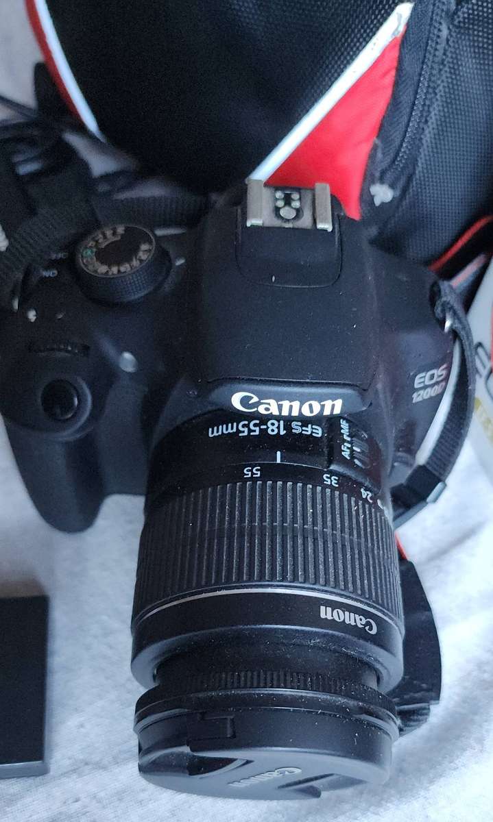 Canon EOS 1200D KIT with tripod