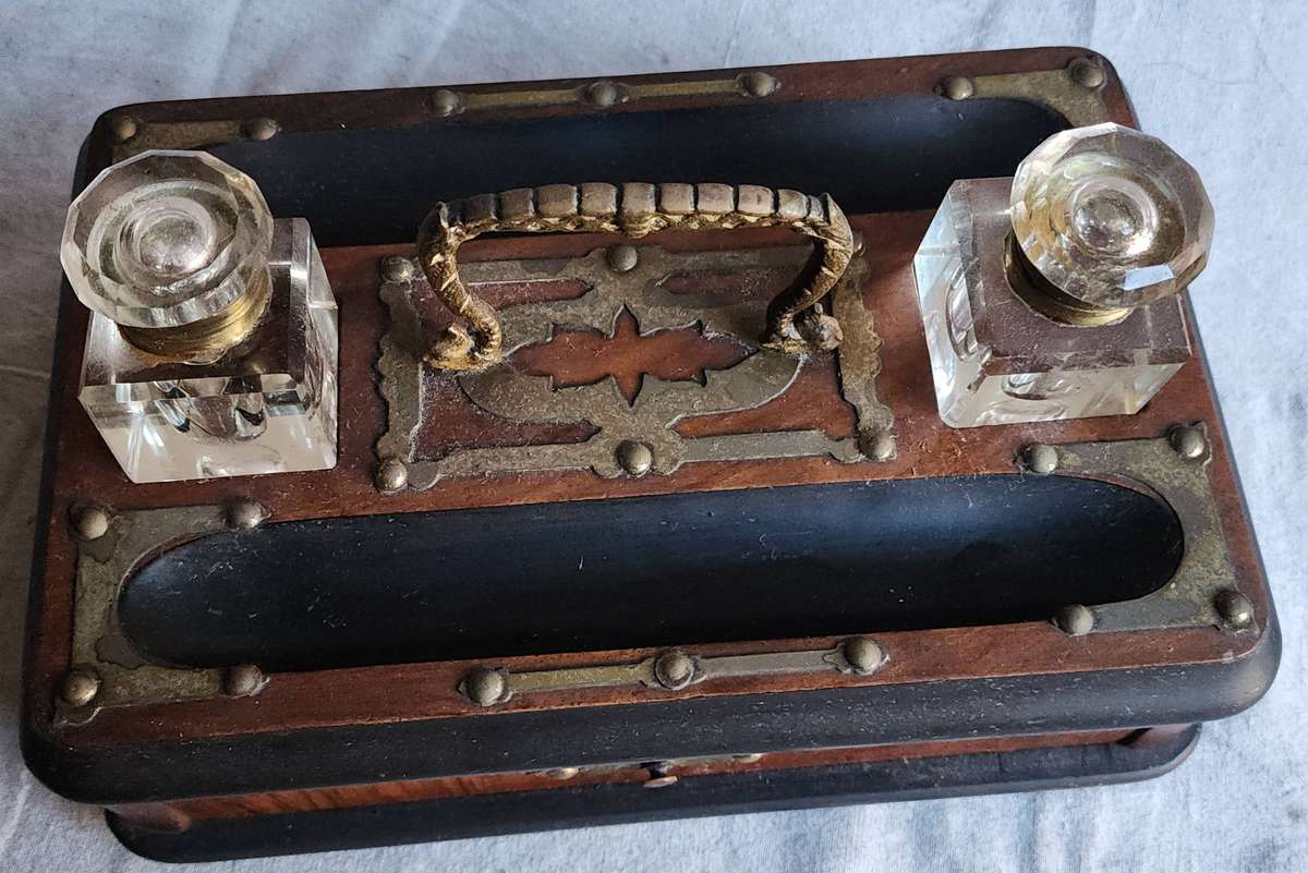 English walnut inkwell