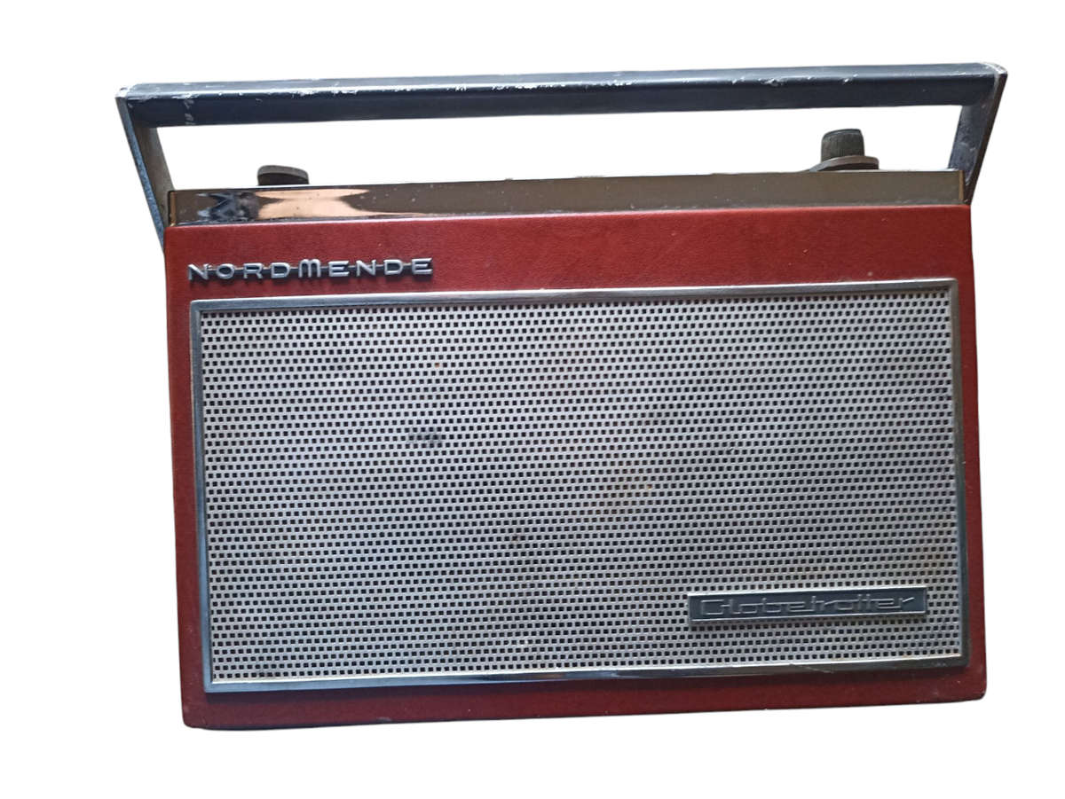 Vintage Normende Globetrotter transistor radio