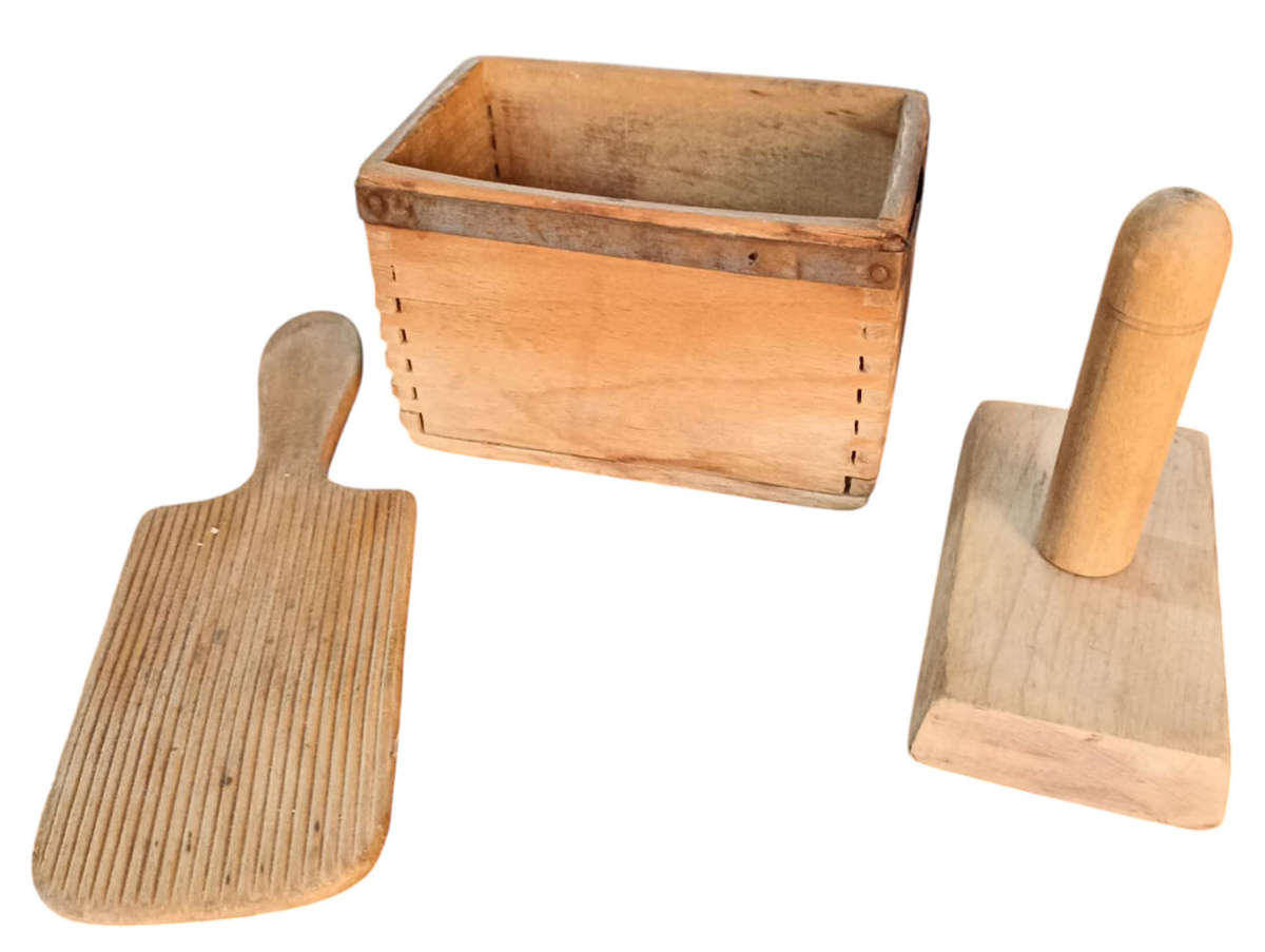 Vintage 1lb wooden butter mould and paddle