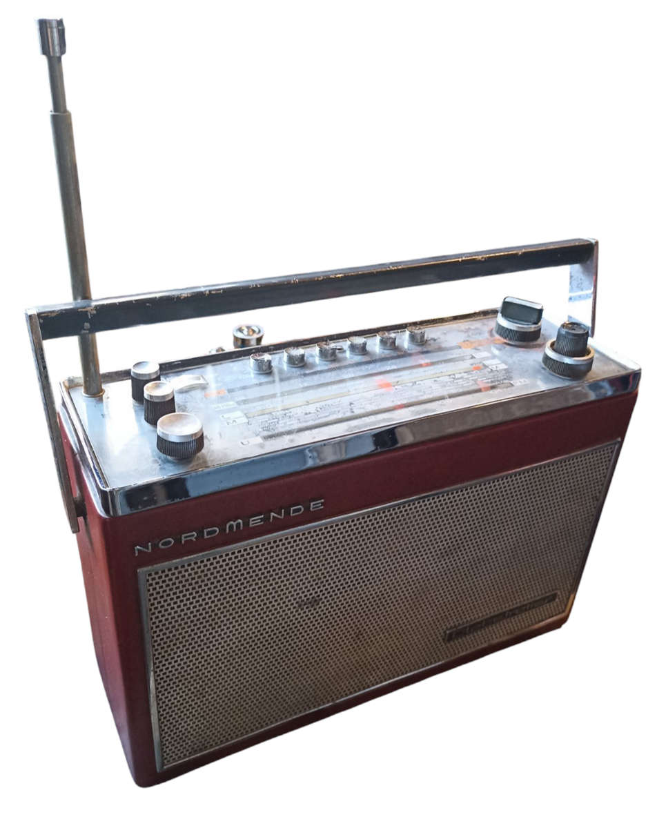 Vintage Normende Globetrotter transistor radio