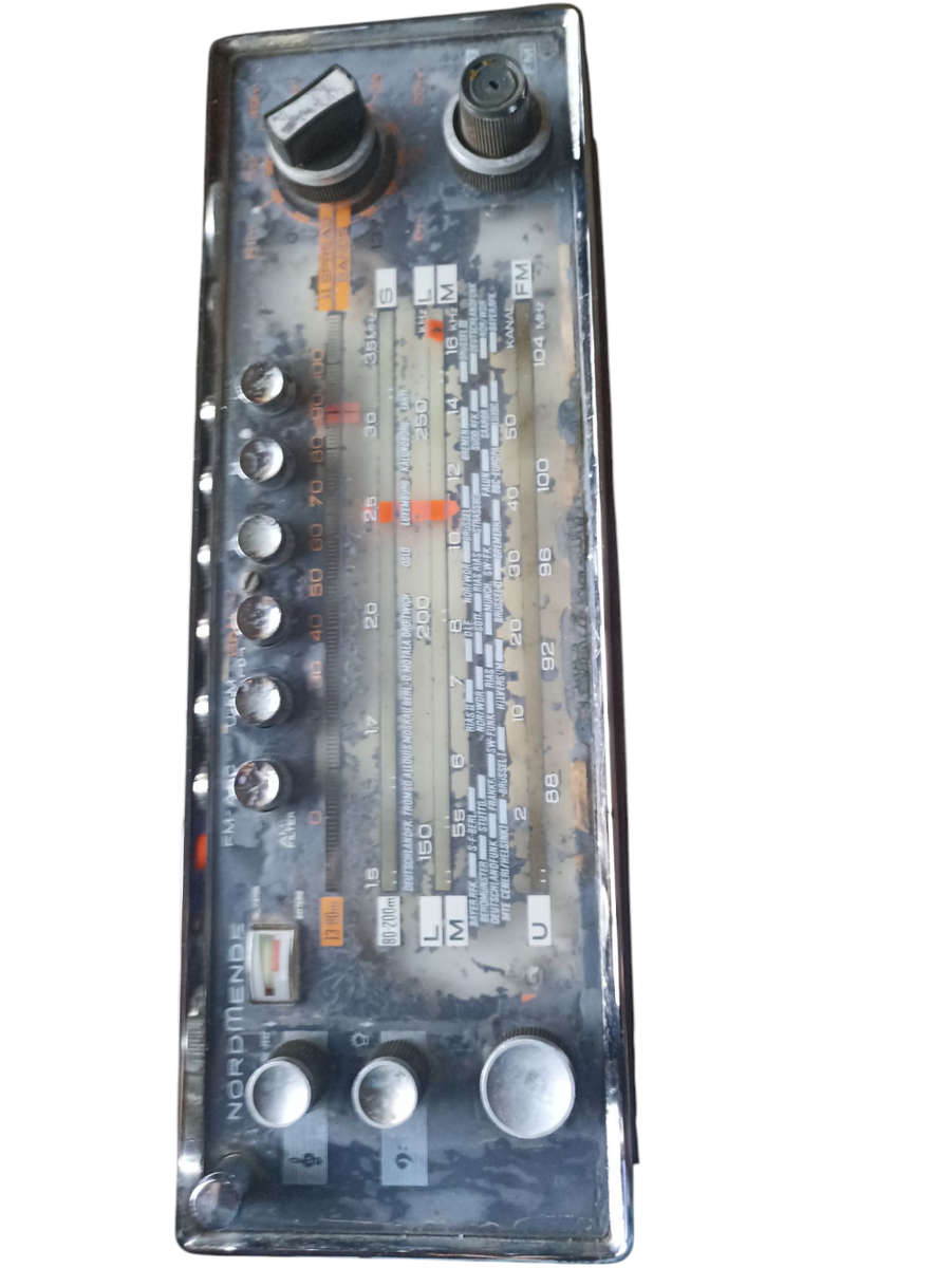 Vintage Normende Globetrotter transistor radio