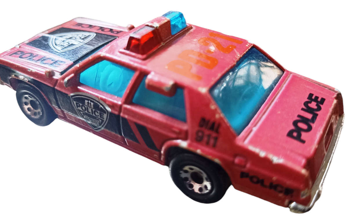 Vintage red/pink die cast Matchbox Ford -made in Macau-Police Patrol car PD-21 -1:69-Good condition