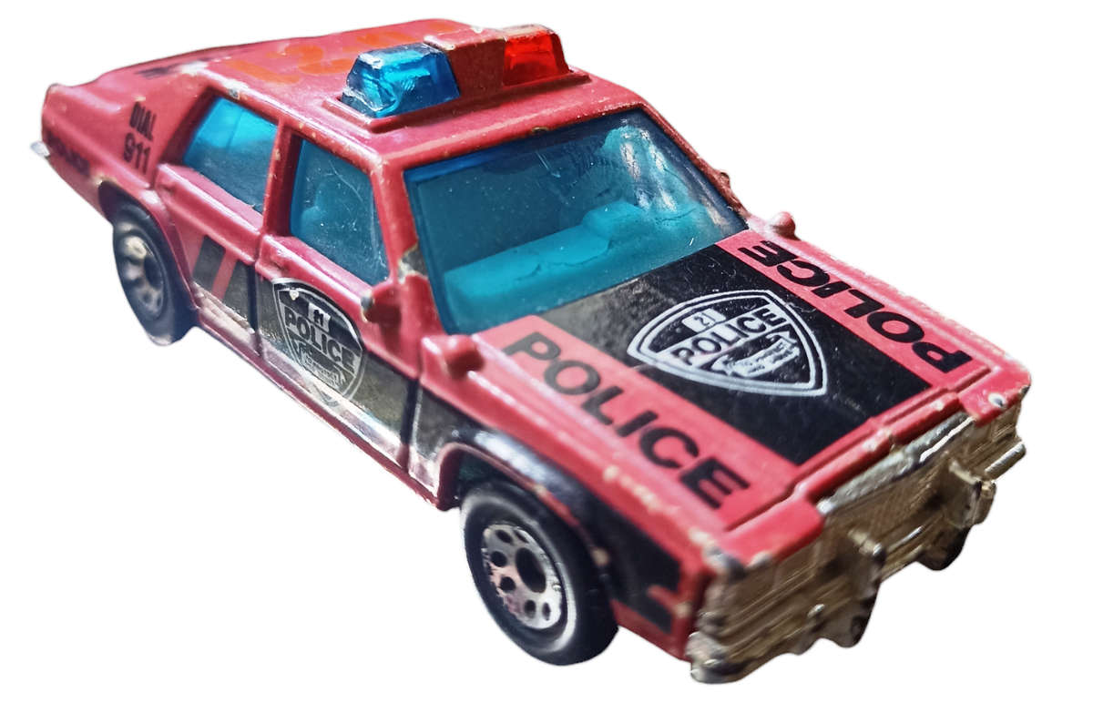 Vintage red/pink die cast Matchbox Ford -made in Macau-Police Patrol car PD-21 -1:69-Good condition