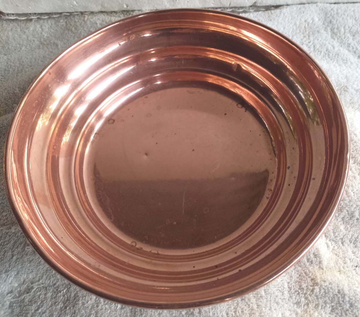 Nice good quality Copper Plated round bowl-Dia 25 cm