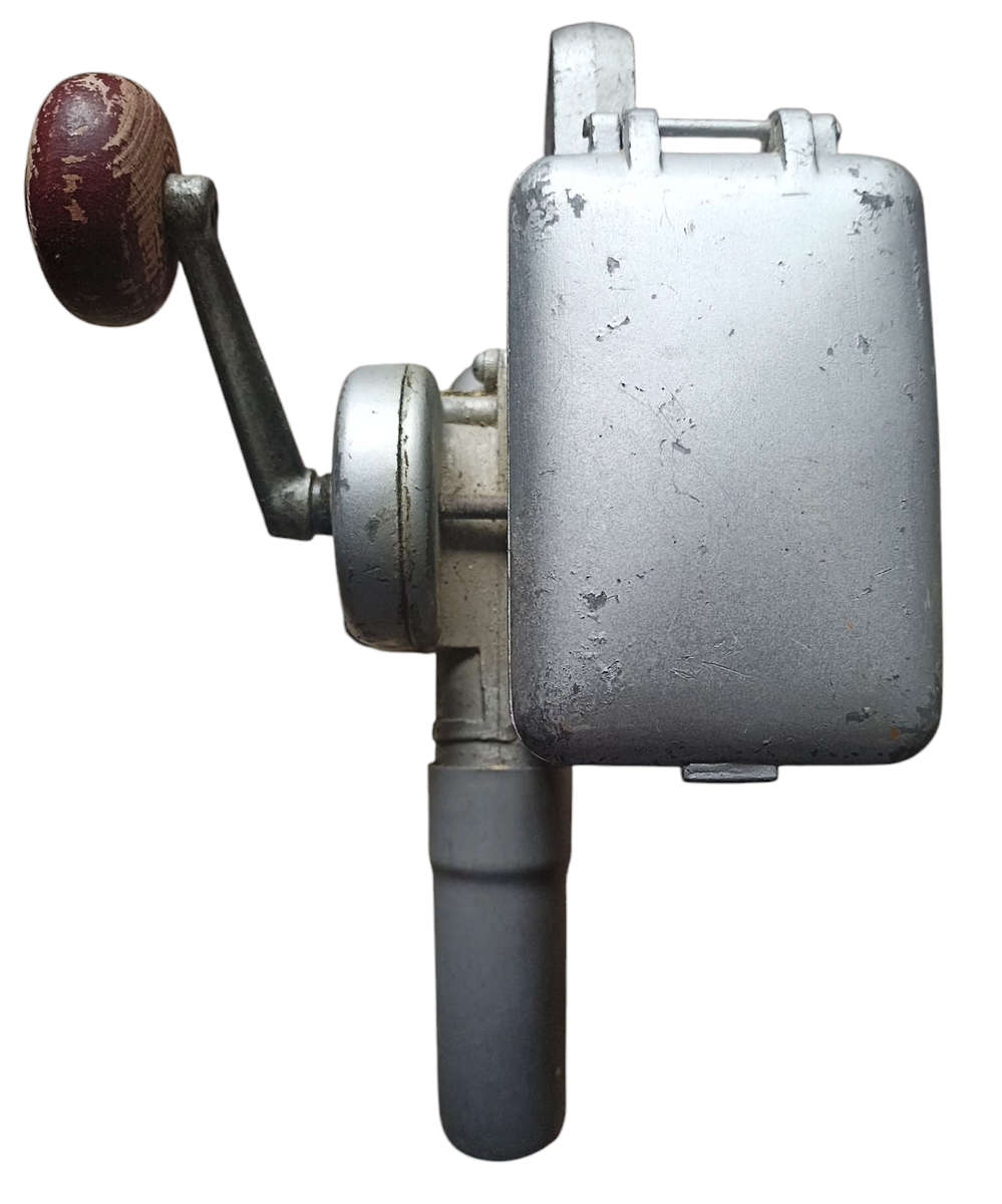 Vintage small Crop Garden Duster-hand crank-complete and working