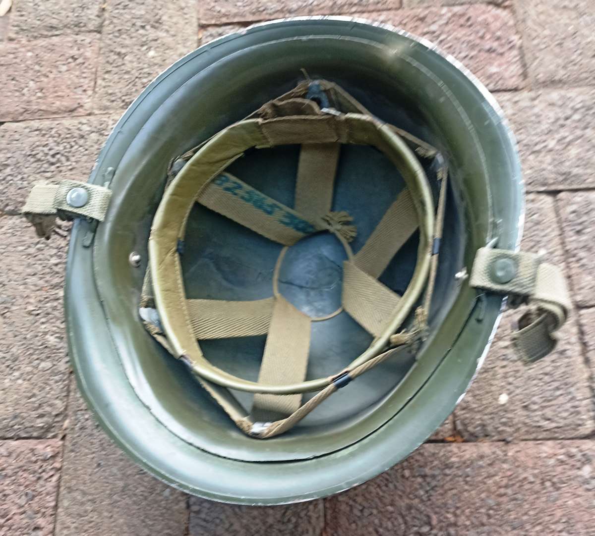 Old SADF 1982 "Staaldak" hard Metal Helmut with inner