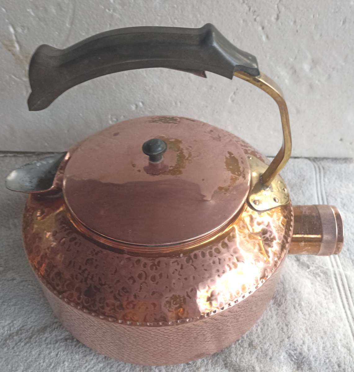 Nice vintage Art Deco style 220 v Copper kettle-battered and engraved