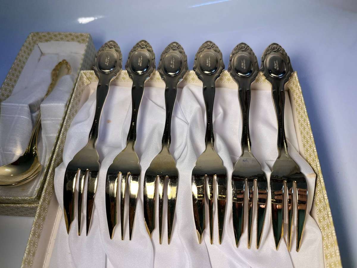 Eetrite 24ct Gold Plated Royal Albert Moonlight Rose Spoons and Cake Forks for 6