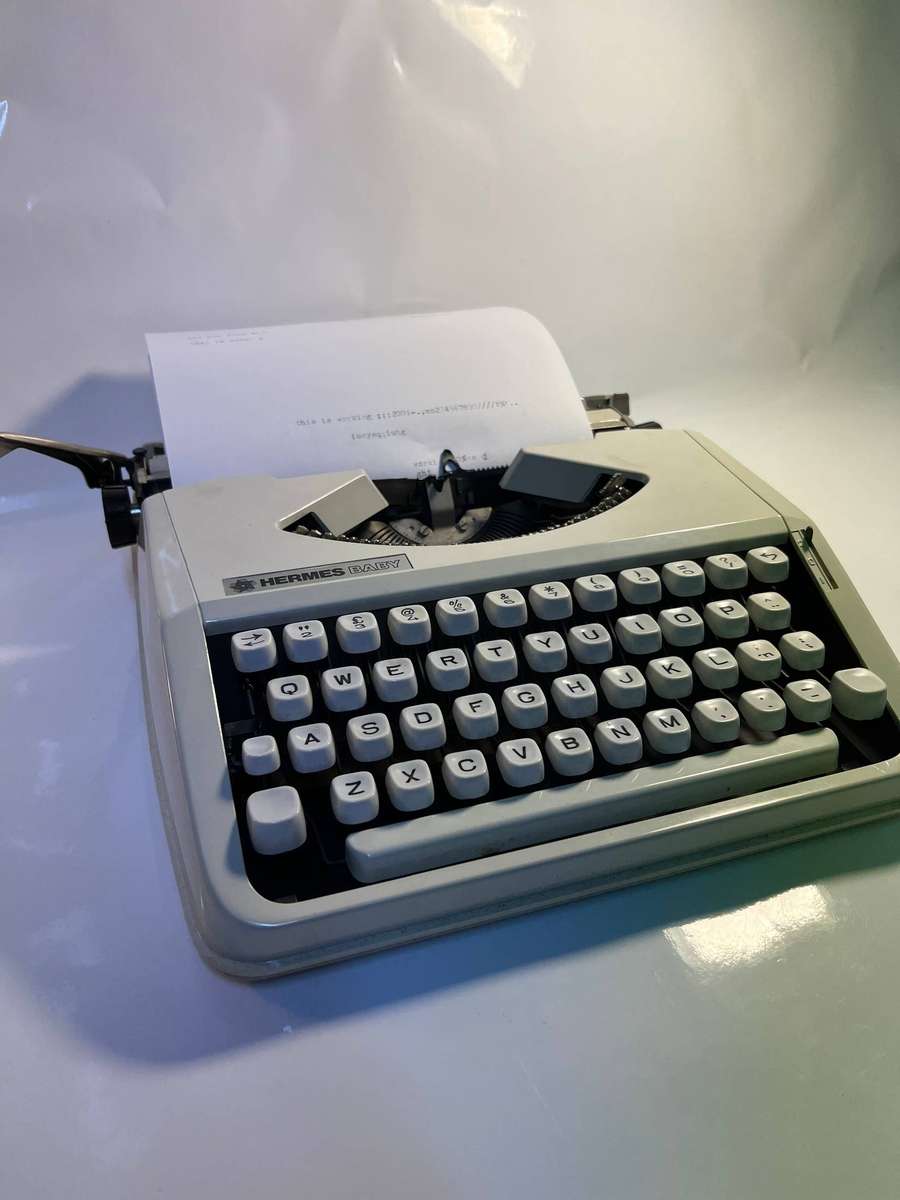 1977 Hermes Baby Typewriter - Working