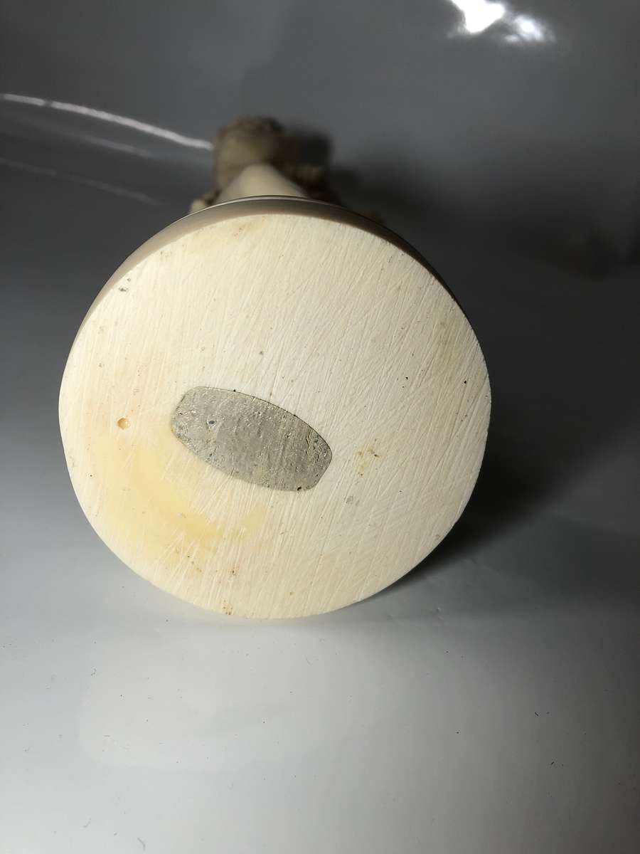 LOVELY VINTAGE RESIN STATUETTE  - 33CM- NEAR PERFECT CONDITION