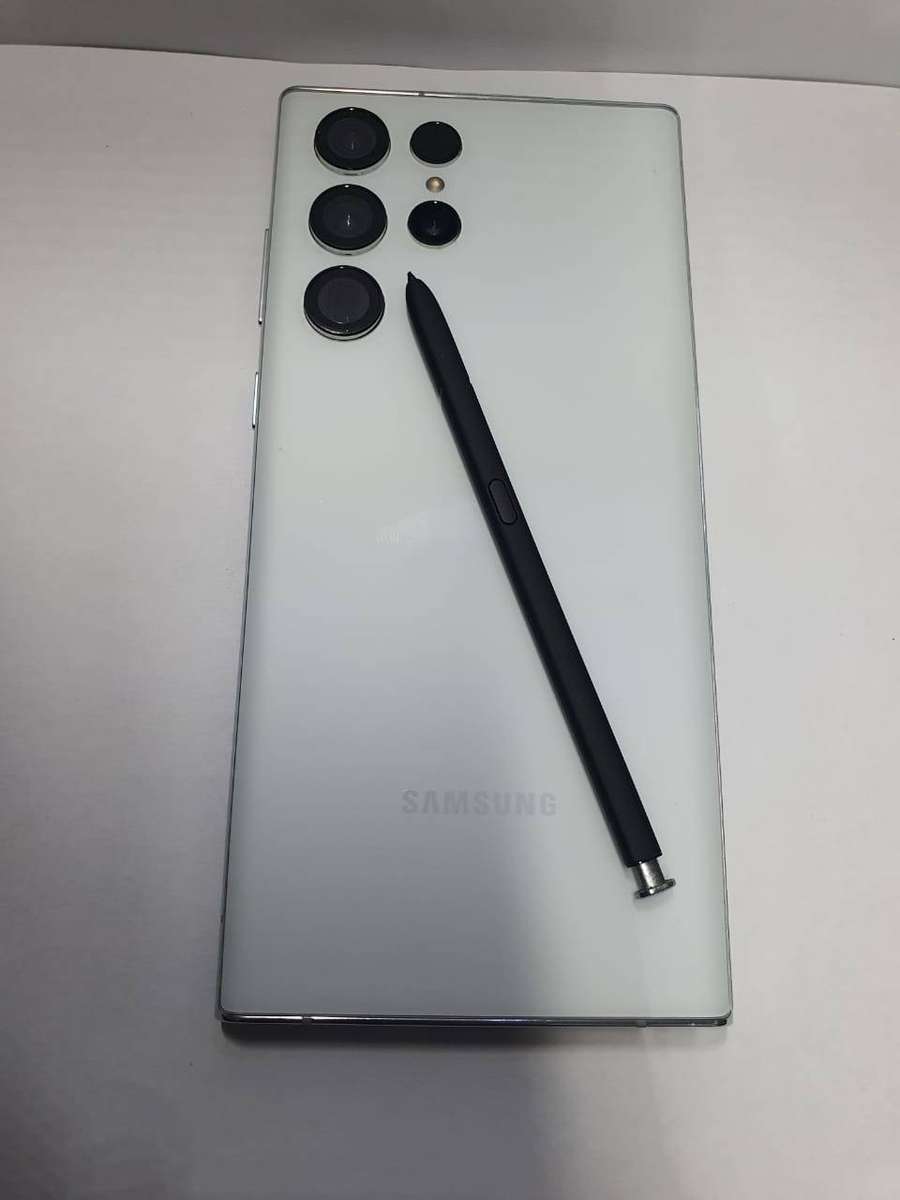 Samsung Galaxy S22 Ultra 256GB Smartphone
