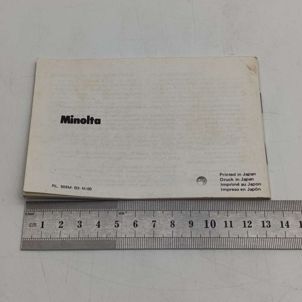 Minolta MD lenses - Depth of field tables