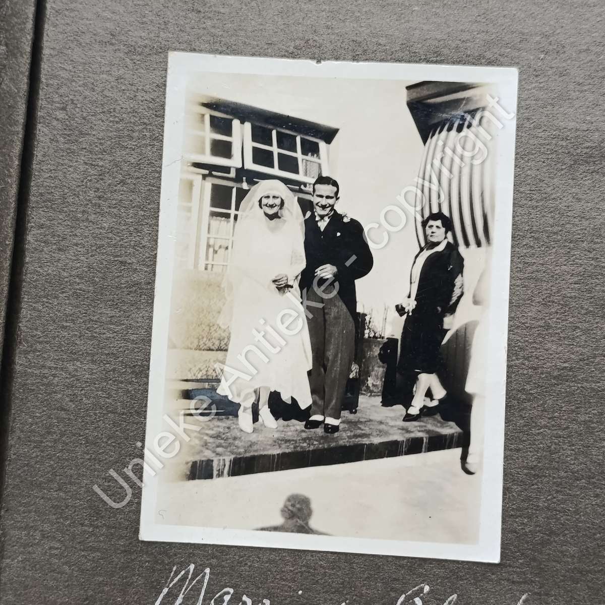 Album with about 200 photos Dating from 1930