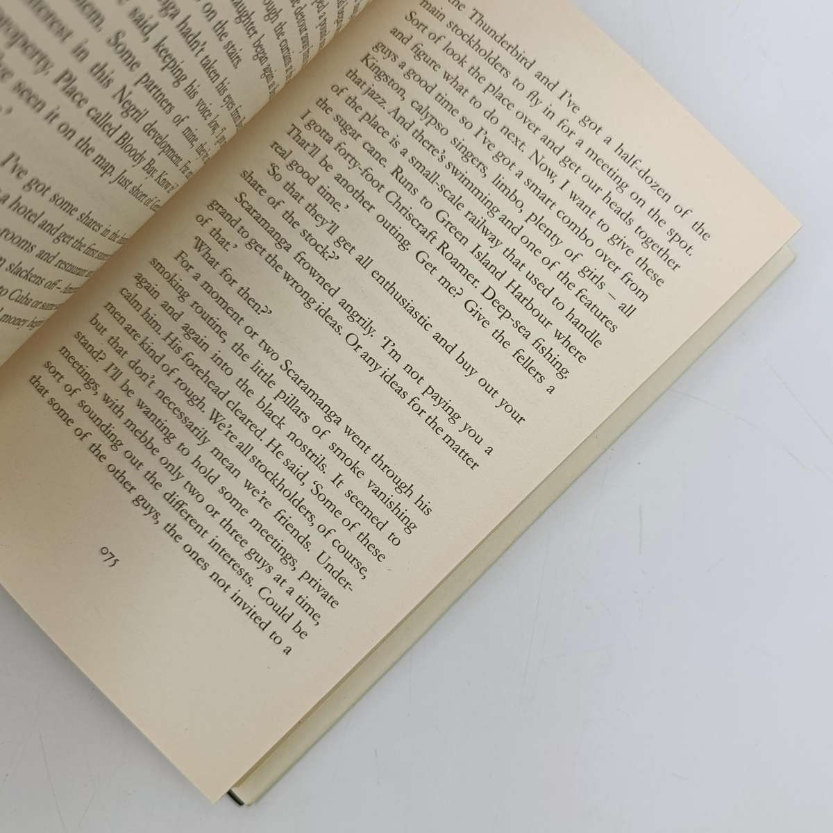 James Bond 007 - The man with the golden gun by Ian Fleming