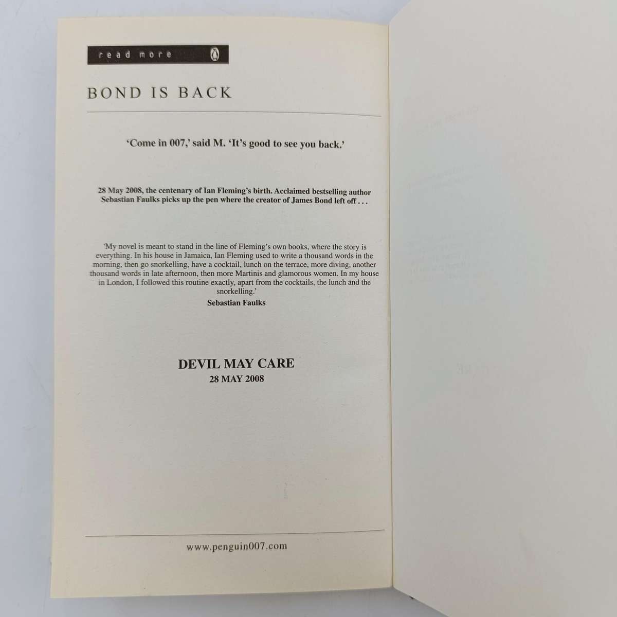 James Bond 007 - The man with the golden gun by Ian Fleming