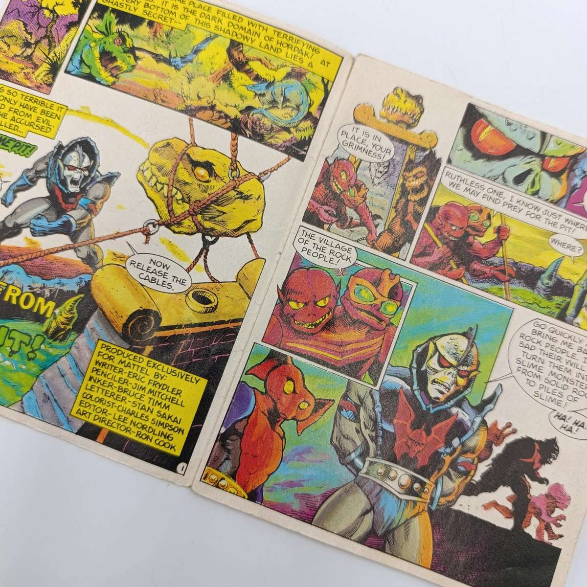 Lot of 12 Vintage Masters of the Universe mini comic books - two are multilingual