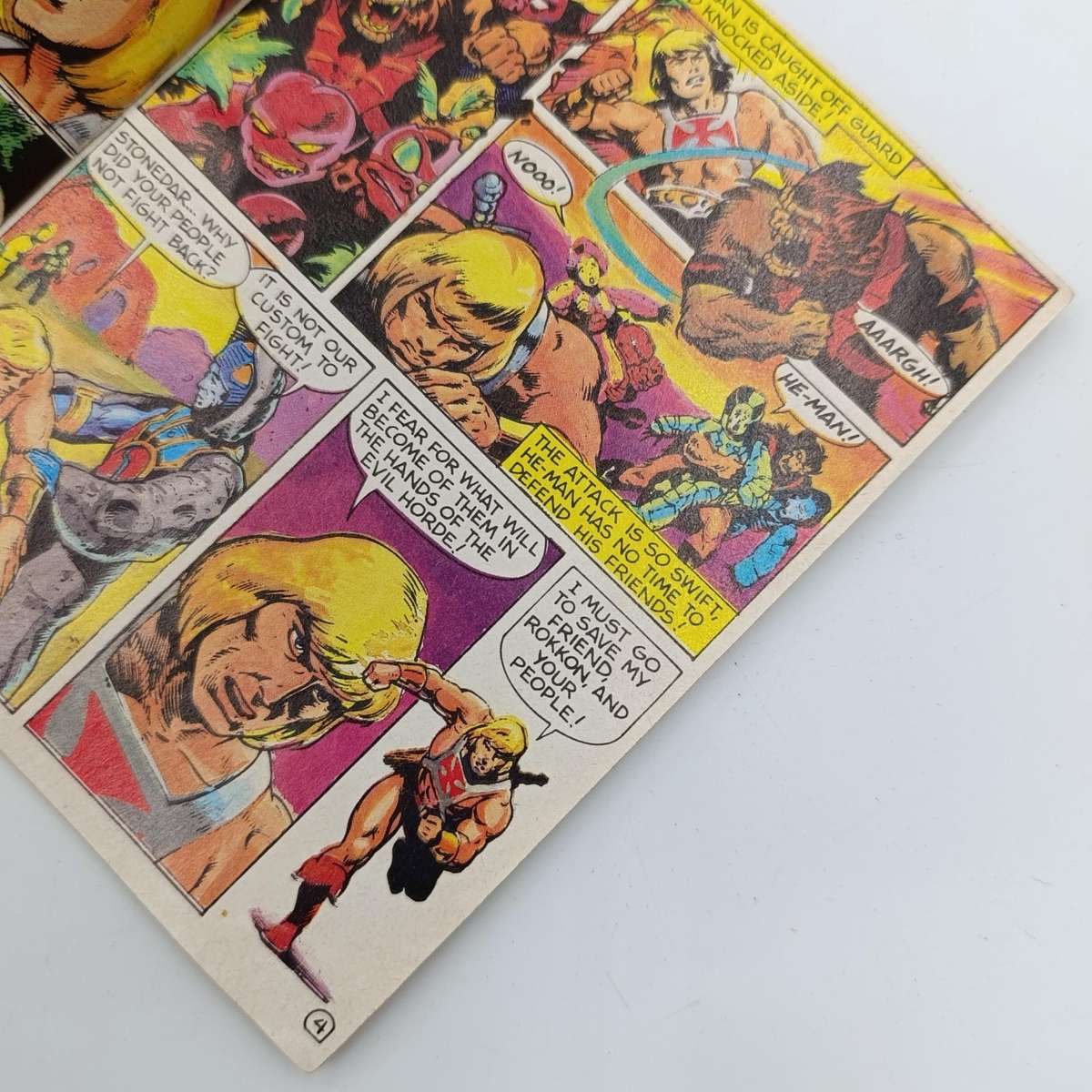 Lot of 12 Vintage Masters of the Universe mini comic books - two are multilingual