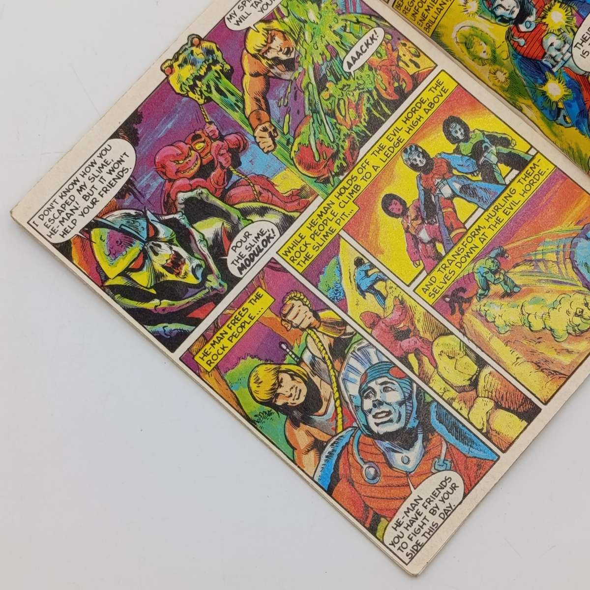 Lot of 12 Vintage Masters of the Universe mini comic books - two are multilingual